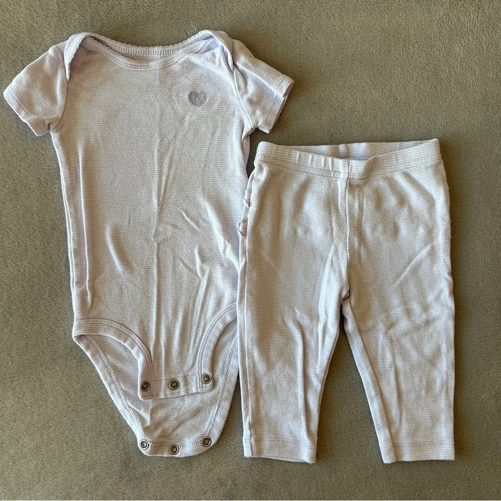 EUC Carter’s 2pc Baby Girl Outfit Set, Light Periwinkle Stripe, 6-9 Months